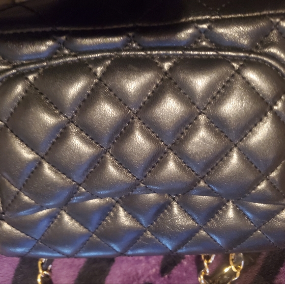 Vintage CHANEL Quilted Lambskin Curved Flap 24K Gold CC Shoulder Bag​ - Picture 2 of 3